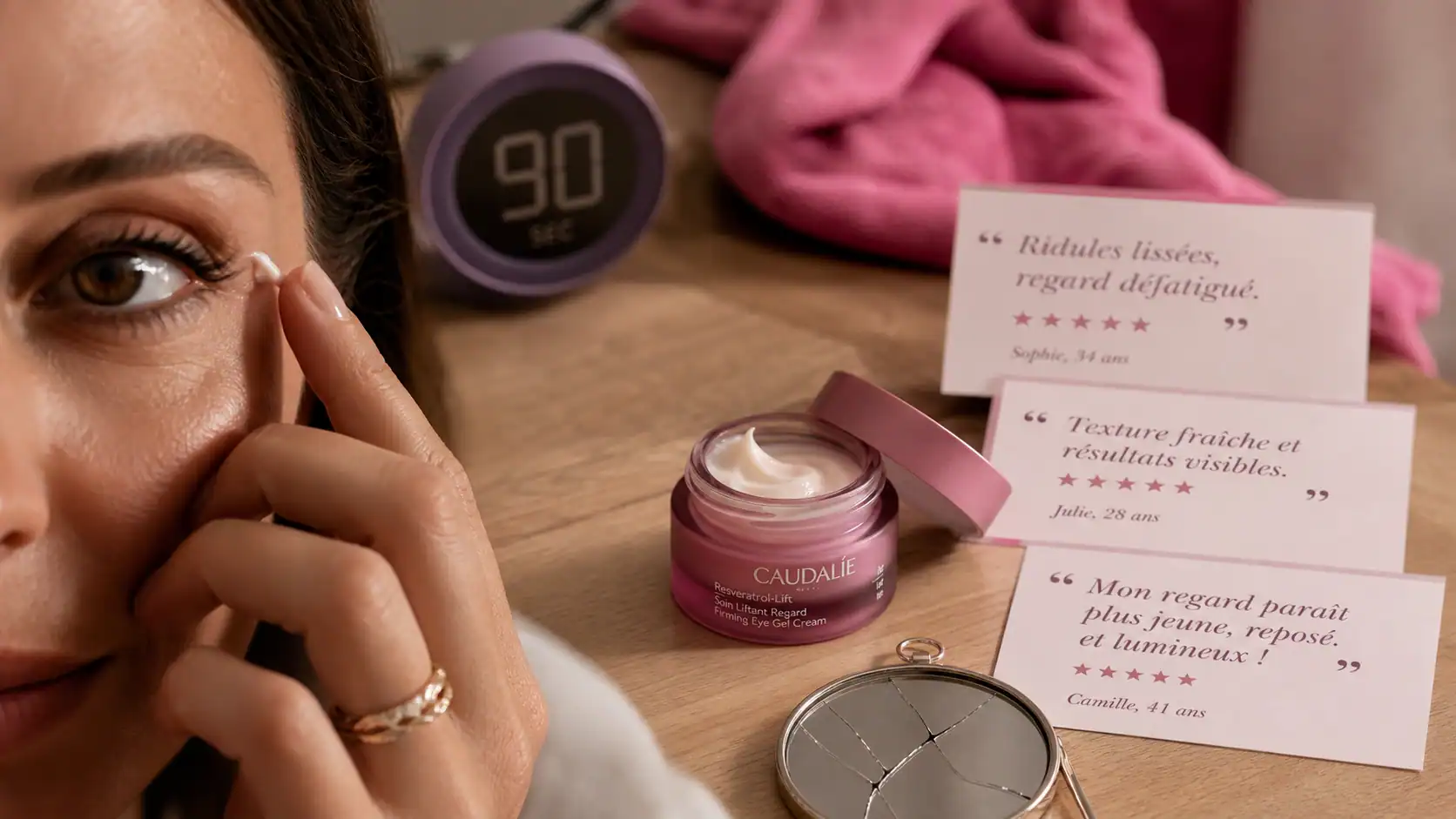 RoveaSkin avis : crème contour des yeux 90 secondes appliquée près de l’œil